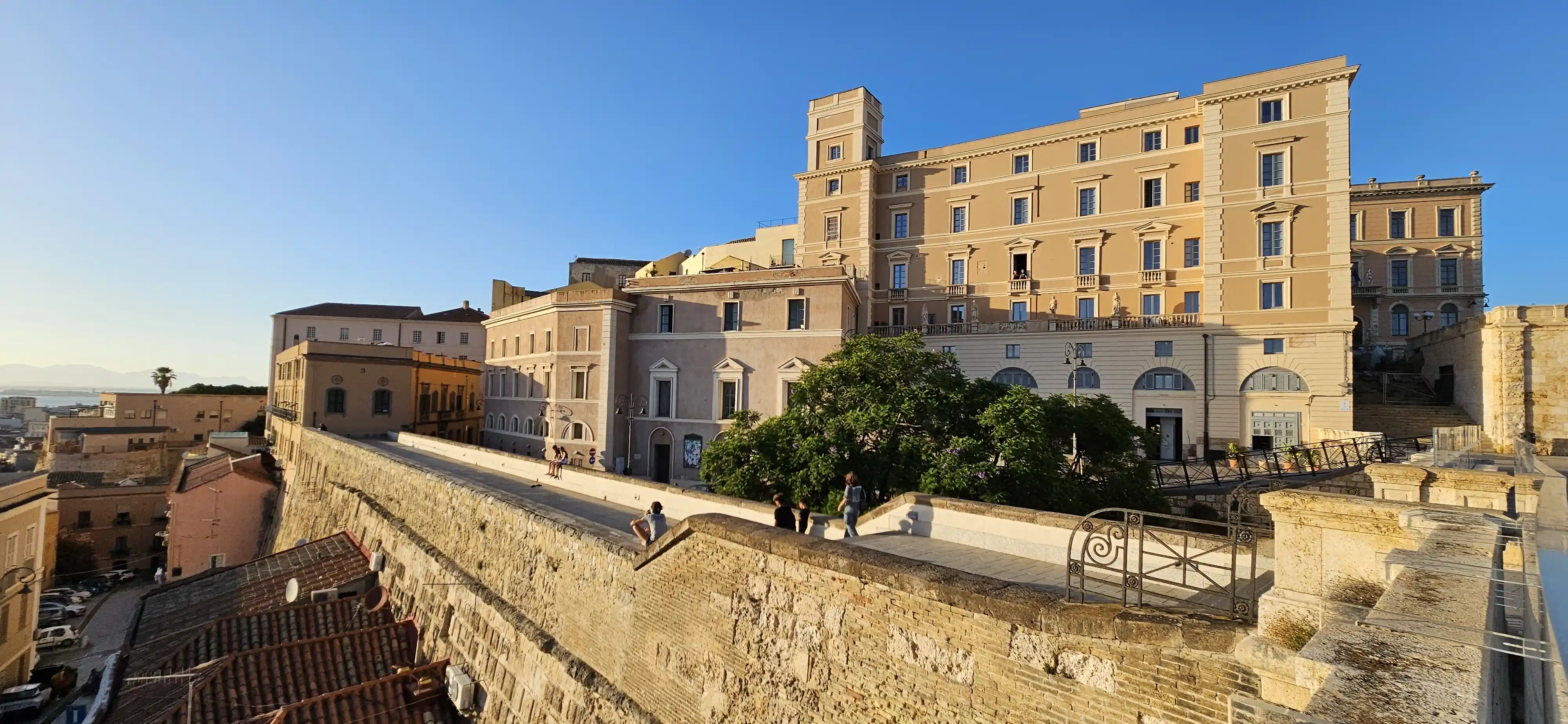 Piazza Yenne a Cagliari