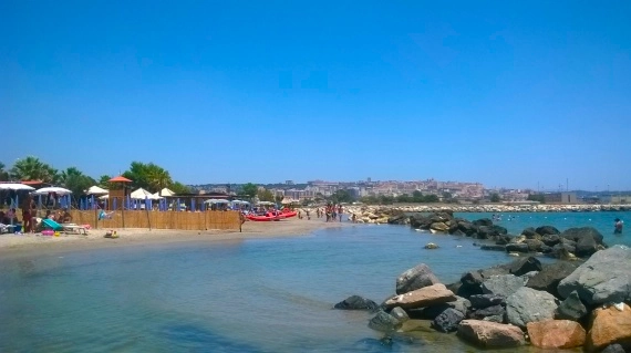 Spiaggia di Giorgino e la Laguna di Santa Gilla